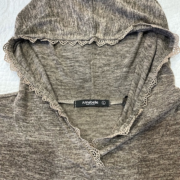 Annabelle LG long sleeve Blouse Hoodie - Picture 5 of 8